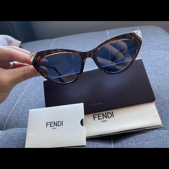 Fendi sunglasses main image 5